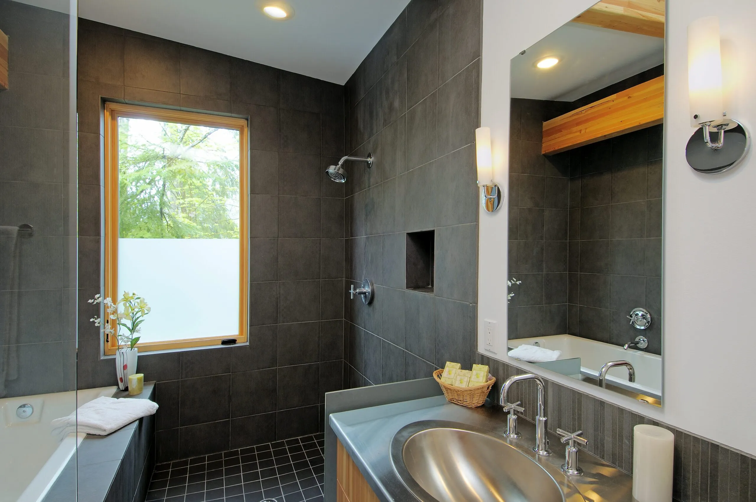 Daytime-Shower-ashdaw123