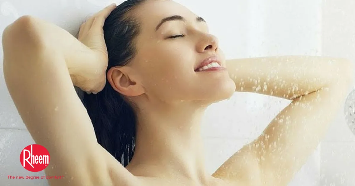 BOOSTS CONFIDENCE AND EXUDES A GLOWING AND YOUTHFUL SKIN